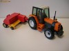 Britains Tractor Renault cu utilaj de balotat, scara 1/32