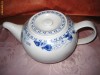 Ceainic din portelan China alb cu motiv floral albastru