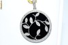 Pandant aur 14K, 5.85g, model UNICAT ornat superb cu ONYX si 42 BRILIANTE !!