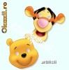 6 masti carton decupate Winnie Surprise