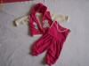 set,salopeta cu bretele,bluza,vesta cu gluga ptr.fetite,culoarea roz,material moale(interior este vatuit),calduros.produsul este doar spalat.