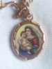 lantisor cu medalion pictat foarte vechi