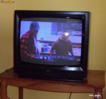 Vand televizor color marca NEI