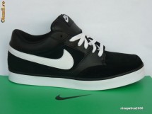 ADIDASI NIKE AVID  O R I G I N A L !!! MARIMEA 41