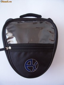 GEANTA , NOUA .CULOARE NEAGRA ,CU MANER SI AGATATOARE . foto