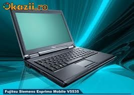 Laptop Fujitsu Siemens V5535 pe componente foto mare