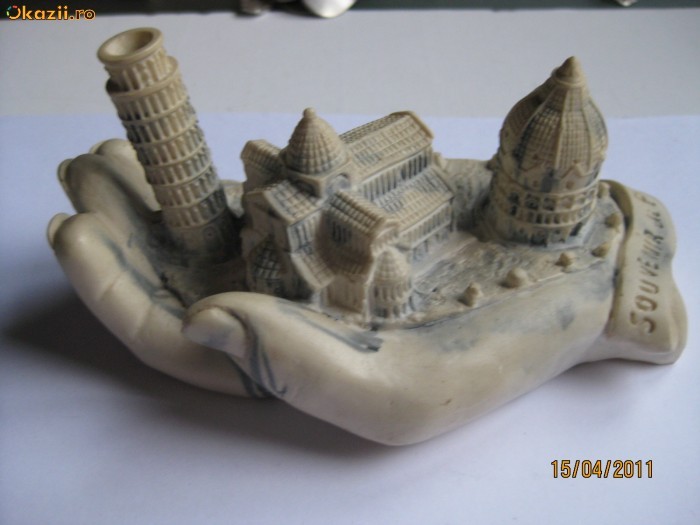 SOUVENIR DIN PISA foto mare