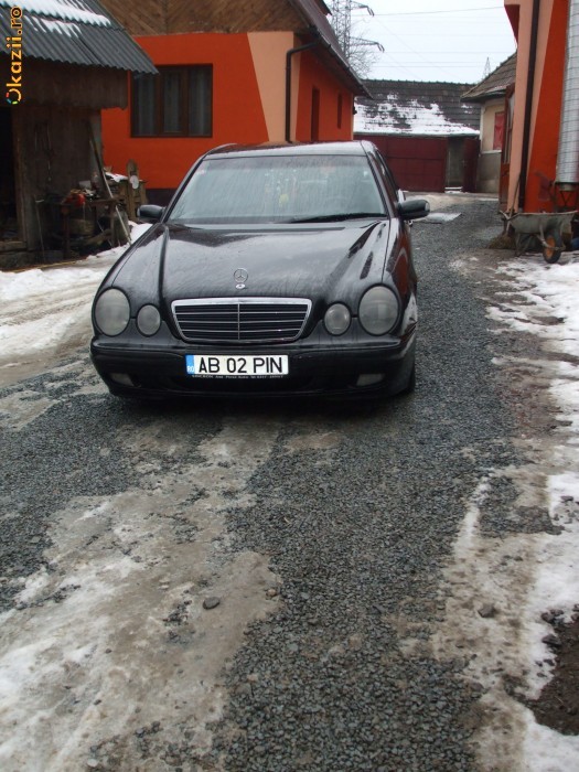 URGENT!!!VAND MERCEDES E 220 2001 foto mare
