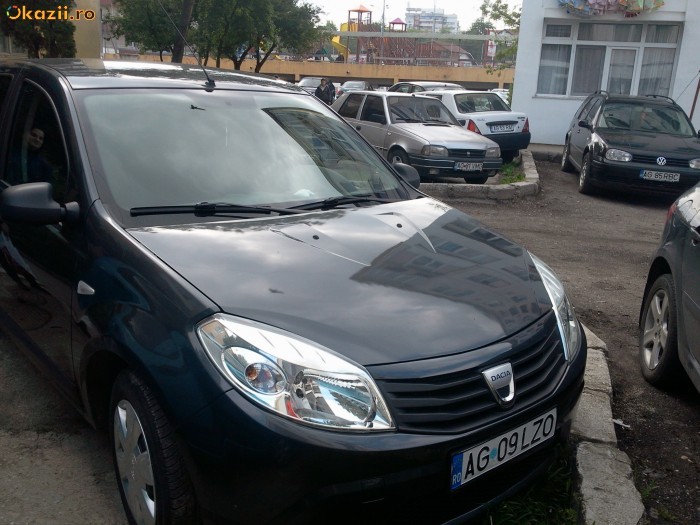 Dacia Sandero foto mare