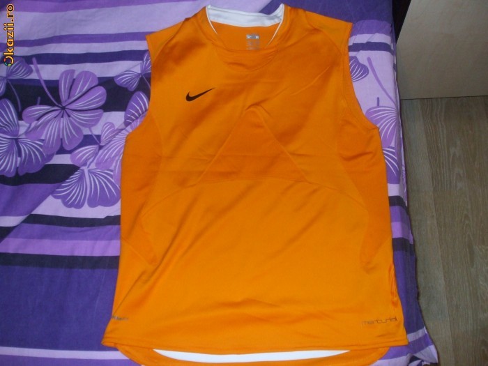 Maieu Nike Fit,originar,Nou,marimea:M foto mare