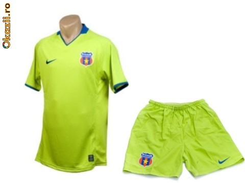 Echipament barbat Nike Steaua Bucuresti - echipament original - oficial de joc - tricou si pantalon fotbal foto mare