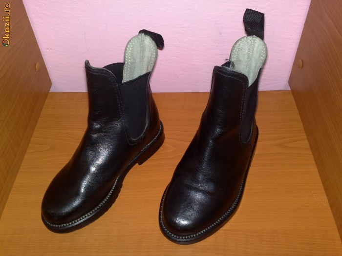 GHETE GHETUTE CIZME CIZMULITE COPII PIELE NR 30 INTERIOR 19 CM foto mare