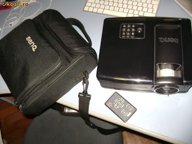 Videoproiector BenQ MP512 + geanta foto mare