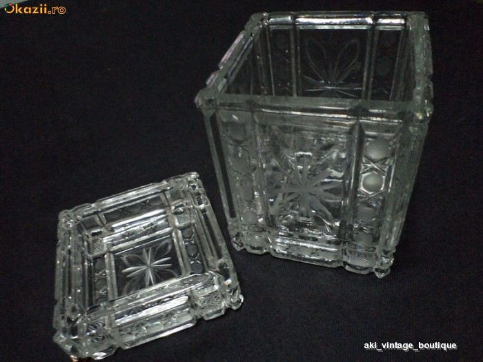 Caseta cristal Boemia gravata manual, anii '70, deosebita foto mare