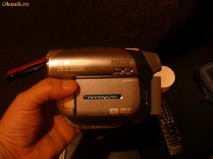 Camera video mini-DVD Sony DCR-DVD202E foto mare