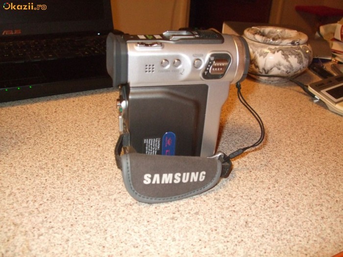 Camera video Samsung VP-D380i foto mare