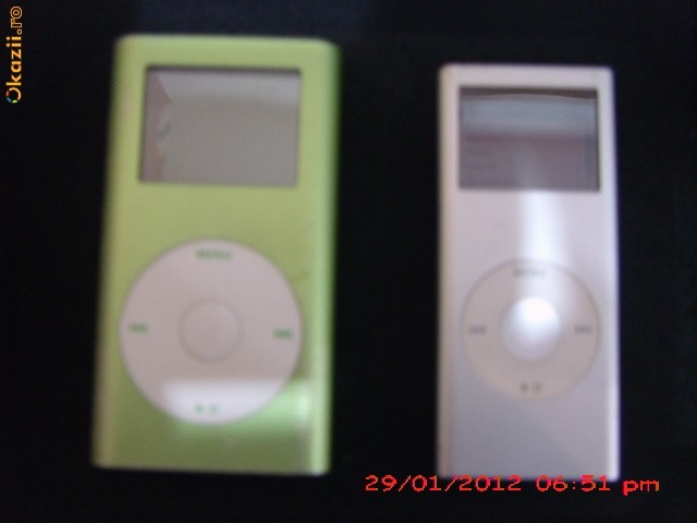 IPOD,DOUA BUCATI,CU MIC DEFECT,PRET MIC foto mare