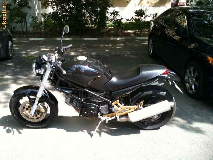 Ducati Monster M600 Dark 2000 foto mare