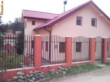 Inchiriez camere / vila , pensiune in Predeal