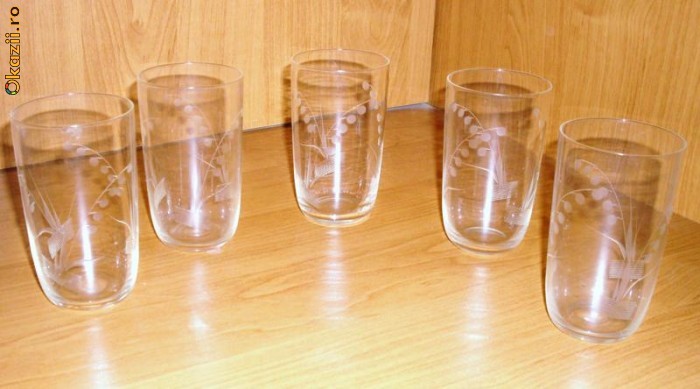 Set pahare - gravate cu zambile foto mare