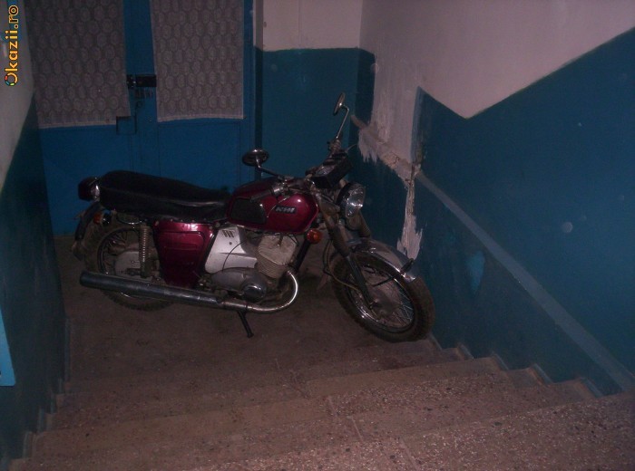 motocicleta IJH JUPITER 4 foto mare