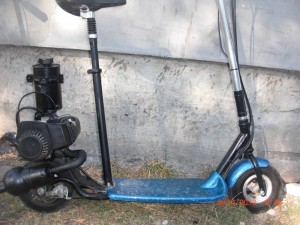 Trotineta cu motor pe benzina pentru adulti photo Trotineta cu motor pe benzina pentru adulti