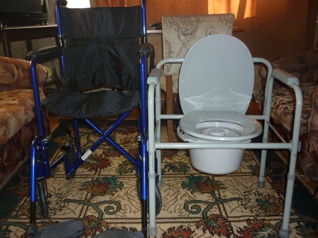 SCAUN CU ROTILE PLIANT PERSOANE HANDICAP WC.PLIANT BOLNAVI! foto mare