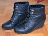 Botine / ghete negre cu siret inlocuitor piele marca Pieces talpa ortopedica / platforma